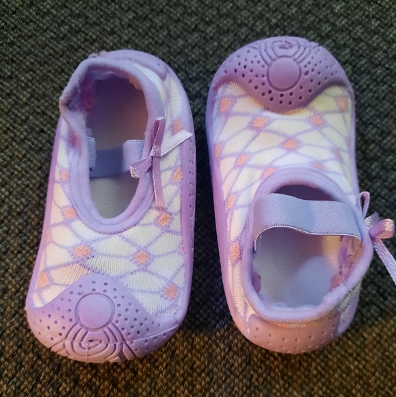 Baby Girl Shoes Flexible Rubber Sole Toddler First Walker Footwear 18-24M - Picture 1 of 6